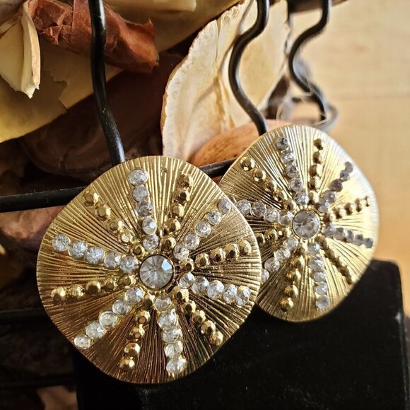 GOLD SQUARE EARRINGS W/RHINESTONES - Picture 1 of 4